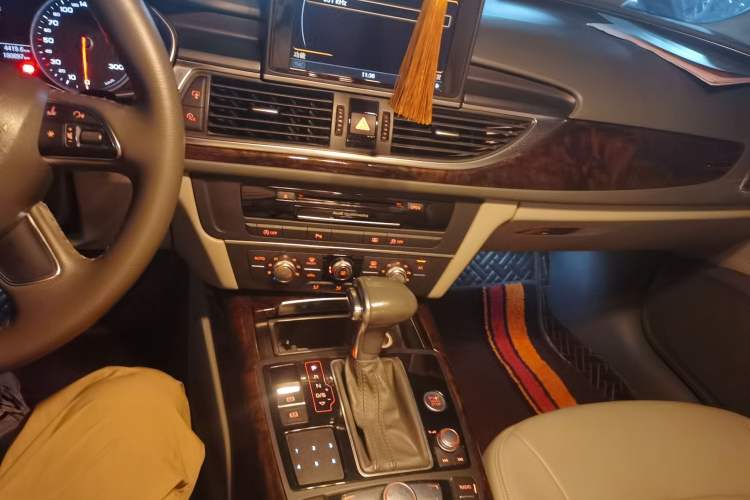 Used Audi A6L 2012 TFSI Standard Model Audio And AC Panel