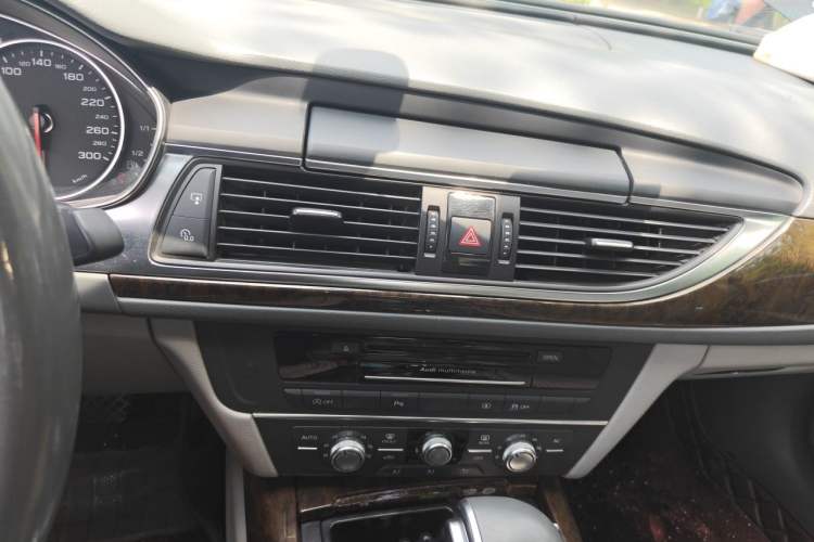 Used Audi A6L 2012 30 FSI Technology Edition Audio And AC Panel