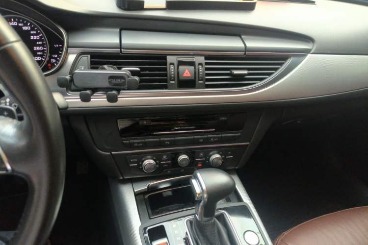 Used Audi A6L 2012 TFSI Standard Model Audio And AC Panel