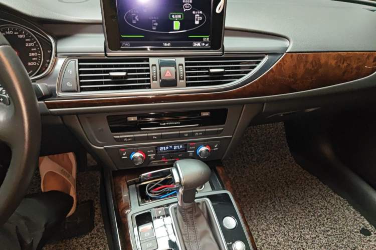 Used Audi A6L 2012 30 FSI Comfort Model Audio And AC Panel