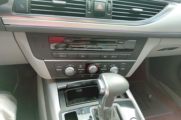 Used Audi A6L 2012 30 FSI Technology Edition Audio And AC Panel