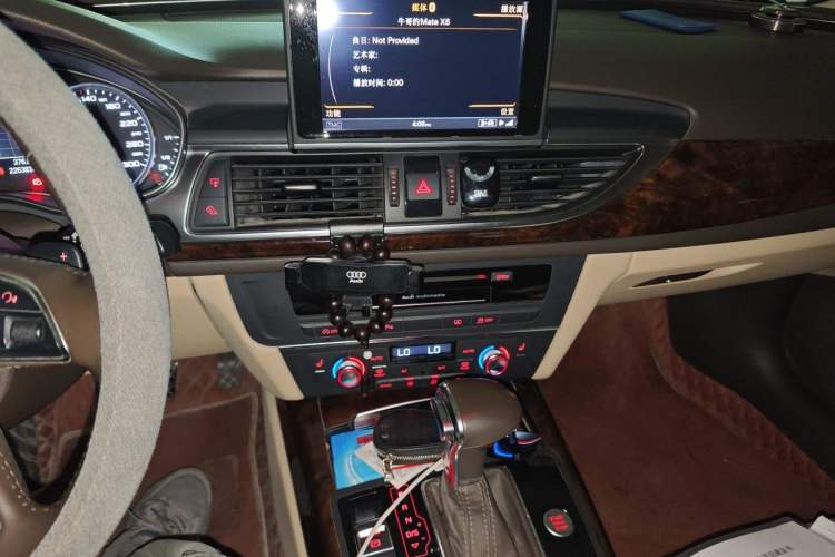Used Audi A6L 2012 30 FSI Comfort Model Audio And AC Panel
