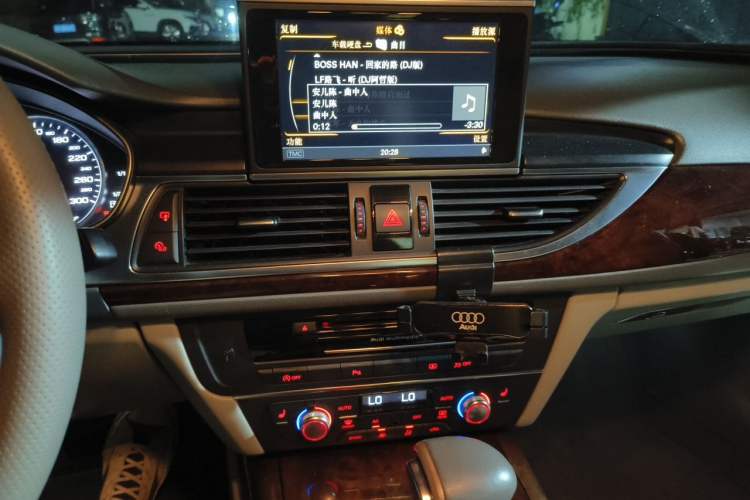 Used Audi A6L 2012 35 FSI Comfort Model Audio And AC Panel