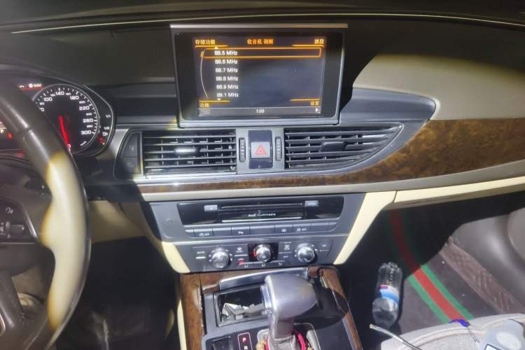 Used Audi A6L 2012 30 FSI Technology Edition Audio And AC Panel