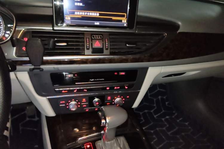 Used Audi A6L 2012 30 FSI Technology Edition Audio And AC Panel