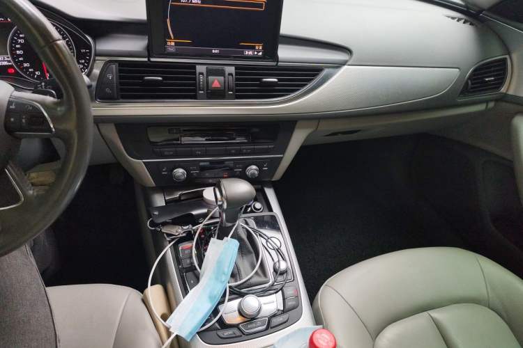 Used Audi A6L 2012 30 FSI Comfort Model Audio And AC Panel