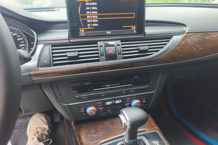 Used Audi A6L 2012 35 FSI Luxury Model Audio And AC Panel