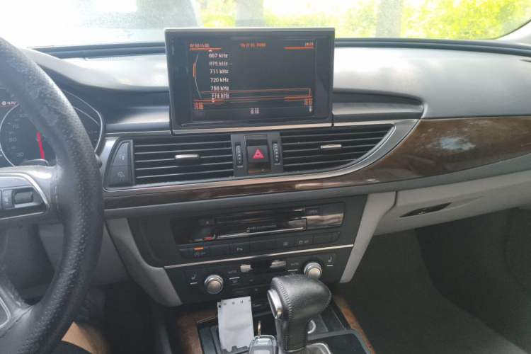 Used Audi A6L 2012 30 FSI Technology Edition Audio And AC Panel