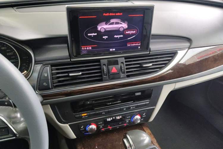 Used Audi A6L 2012 35 FSI Luxury Model Audio And AC Panel