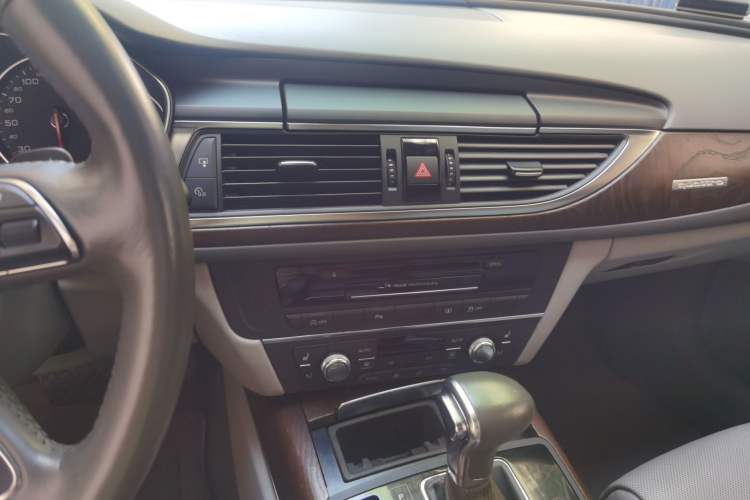 Used Audi A6L 2012 50 TFSI quattro Luxury Model Audio And AC Panel