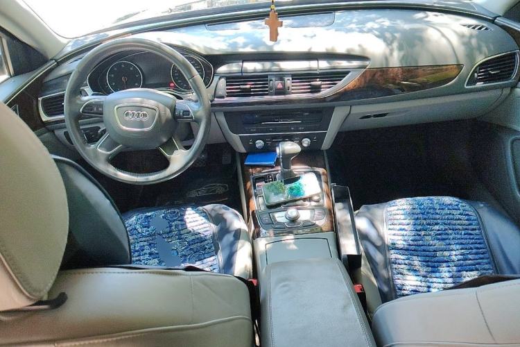 Used Audi A6L 2012 30 FSI Comfort Model Center Console