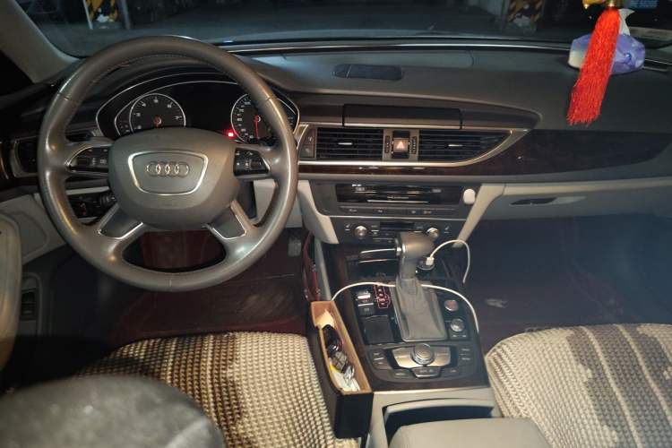 Used Audi A6L 2012 35 FSI Comfort Model Center Console