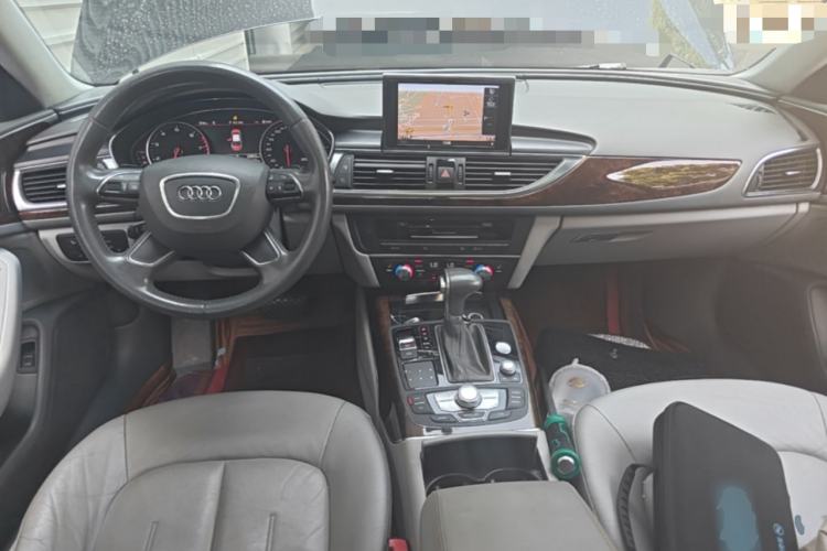 Used Audi A6L 2012 30 FSI Comfort Model Center Console