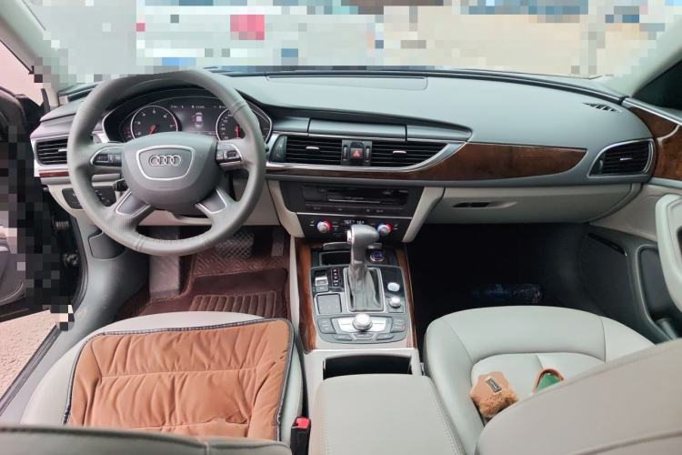 Used Audi A6L 2012 30 FSI Luxury Model Center Console