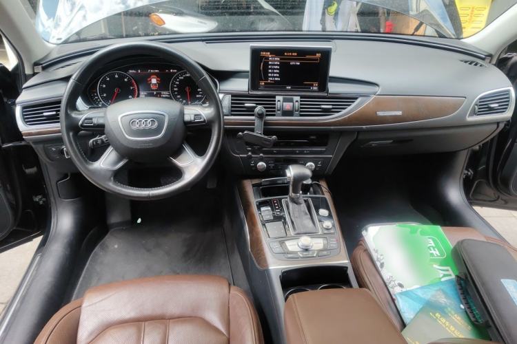 Used Audi A6L 2012 35 FSI quattro Luxury Model Center Console
