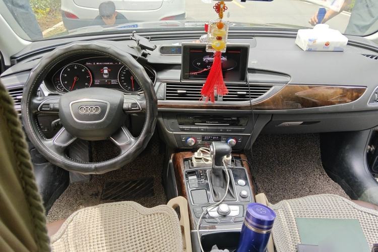 Used Audi A6L 2012 30 FSI Luxury Model Center Console