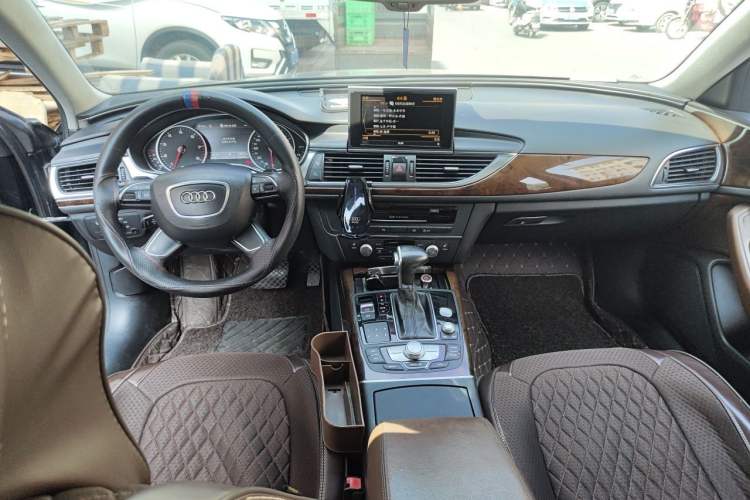 Used Audi A6L 2012 30 FSI Comfort Model Center Console