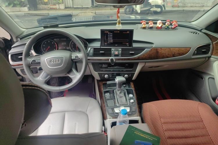 Used Audi A6L 2012 30 FSI Luxury Model Center Console