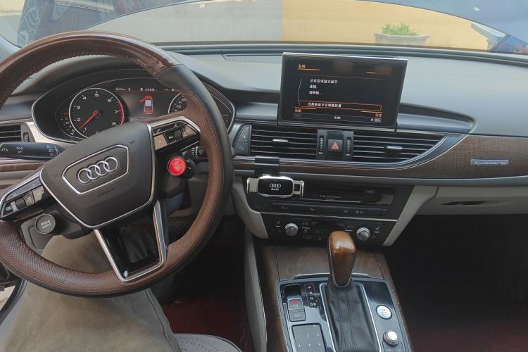 Used Audi A6L 2012 50 TFSI quattro Luxury Model Center Console