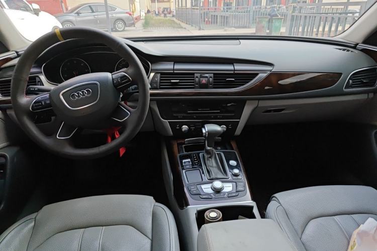 Used Audi A6L 2012 35 FSI Comfort Model Center Console