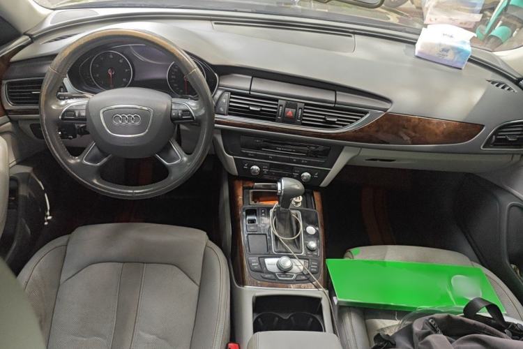 Used Audi A6L 2012 35 FSI Comfort Model Center Console