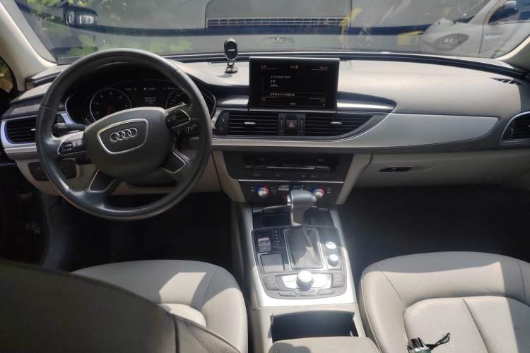 Used Audi A6L 2012 TFSI Comfort Model Center Console