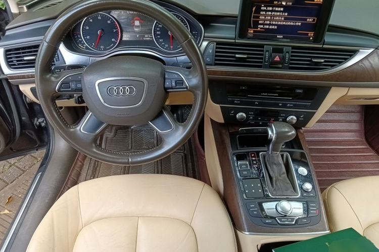 Used Audi A6L 2012 30 FSI Luxury Model Center Console