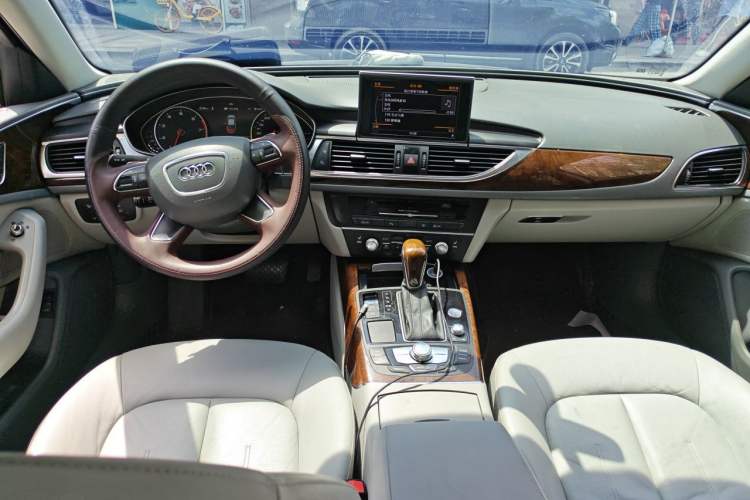 Used Audi A6L 2012 30 FSI Comfort Model Center Console