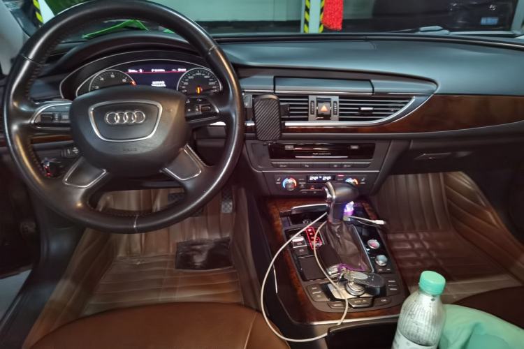 Used Audi A6L 2012 30 FSI Comfort Model Center Console