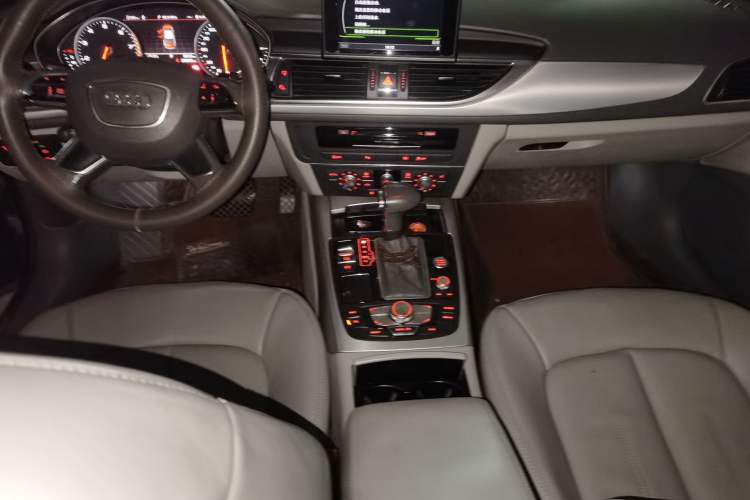 Used Audi A6L 2012 30 FSI Technology Edition Center Console