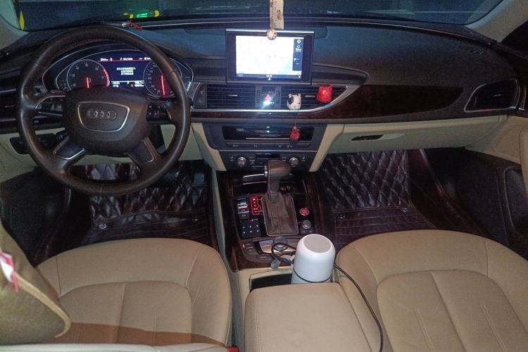 Used Audi A6L 2012 30 FSI Comfort Model Center Console