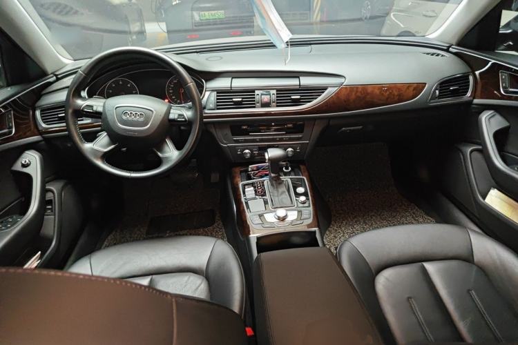 Used Audi A6L 2012 30 FSI Comfort Model Center Console