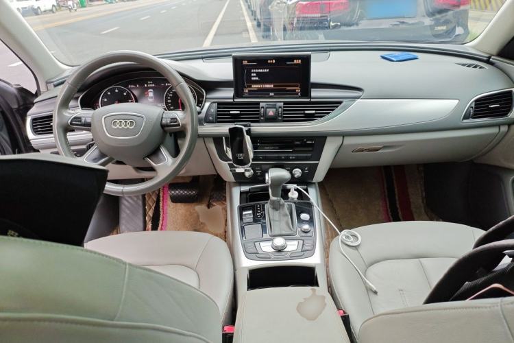 Used Audi A6L 2012 30 FSI Comfort Model Center Console