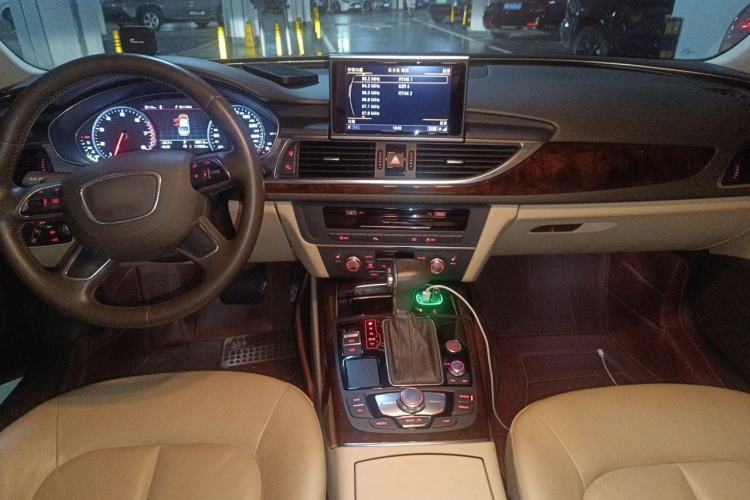 Used Audi A6L 2012 30 FSI Comfort Model Center Console