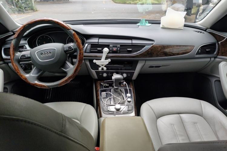 Used Audi A6L 2012 30 FSI Technology Edition Center Console