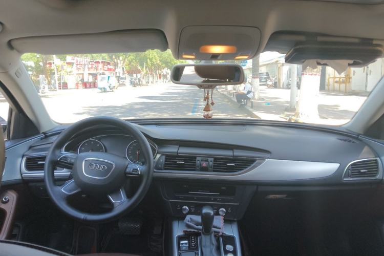 Used Audi A6L 2012 TFSI Comfort Model Center Console