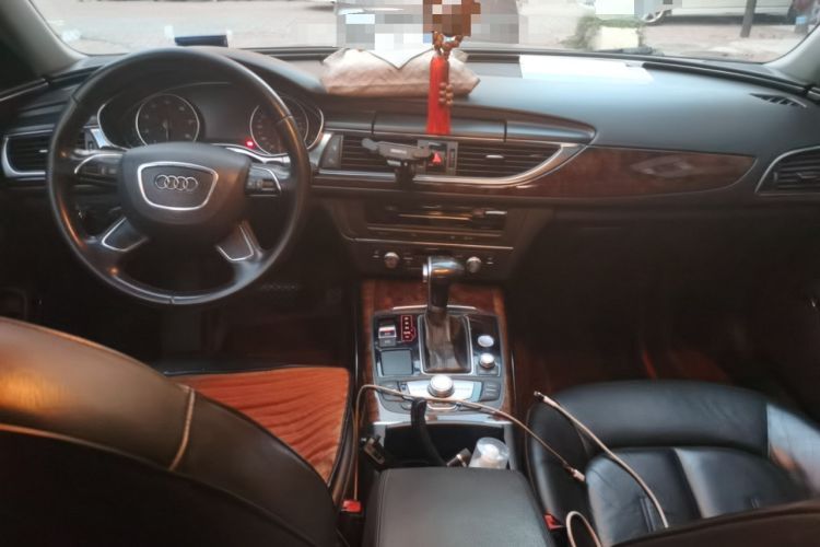 Used Audi A6L 2012 30 FSI Luxury Model Center Console