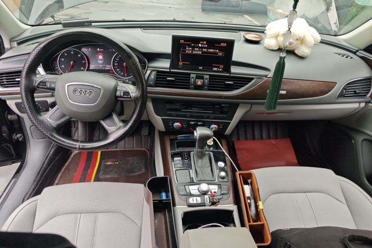 Used Audi A6L 2012 50 TFSI quattro Luxury Model Center Console
