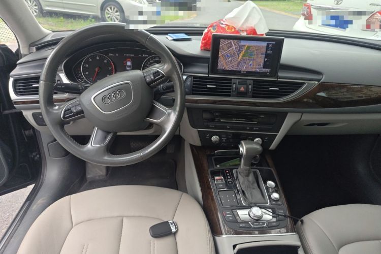 Used Audi A6L 2012 30 FSI Comfort Model Center Console