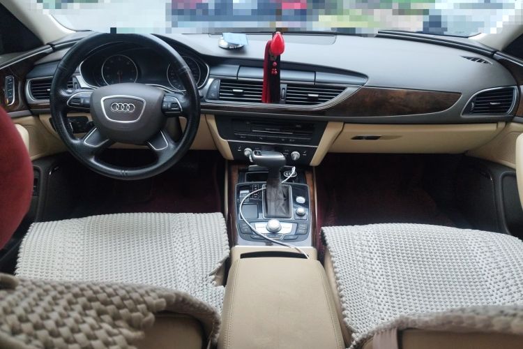 Used Audi A6L 2012 30 FSI Luxury Model Center Console