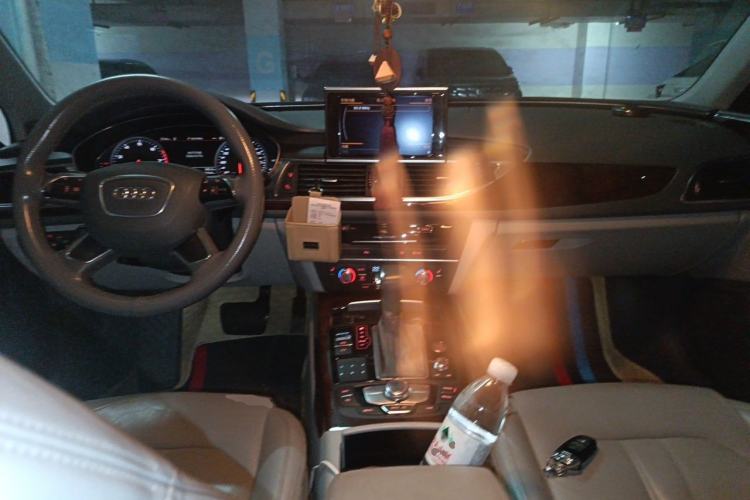 Used Audi A6L 2012 35 FSI Comfort Model Center Console