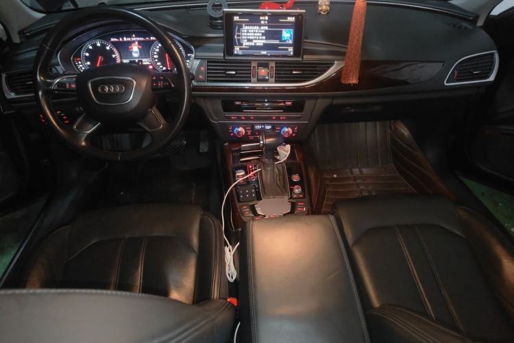 Used Audi A6L 2012 35 FSI Luxury Model Center Console