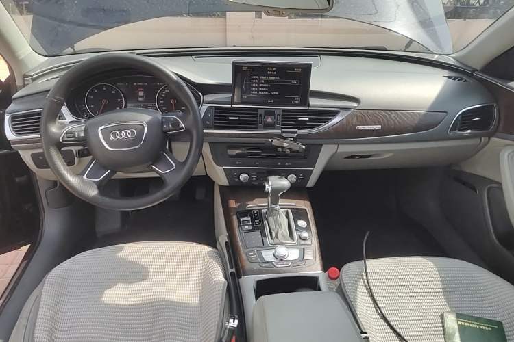 Used Audi A6L 2012 50 TFSI quattro Luxury Model Center Console
