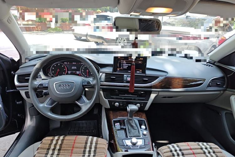 Used Audi A6L 2012 30 FSI Luxury Model Center Console
