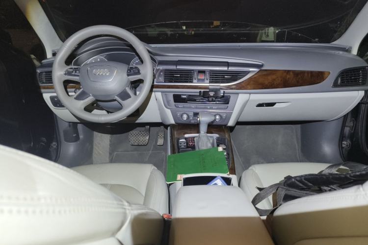 Used Audi A6L 2012 35 FSI Comfort Model Center Console