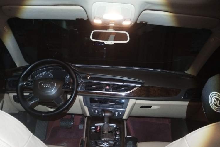 Used Audi A6L 2012 30 FSI Comfort Model Center Console