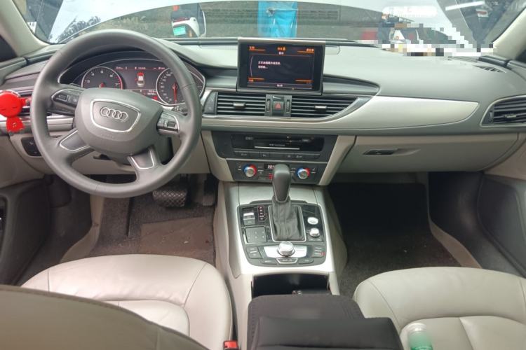 Used Audi A6L 2012 30 FSI Comfort Model Center Console