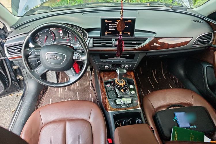 Used Audi A6L 2012 30 FSI Comfort Model Center Console