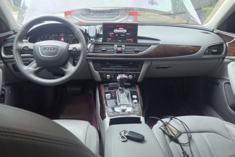 Used Audi A6L 2012 35 FSI Luxury Model Center Console