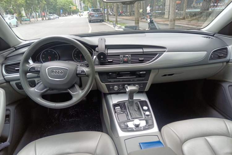 Used Audi A6L 2012 TFSI Standard Model Center Console